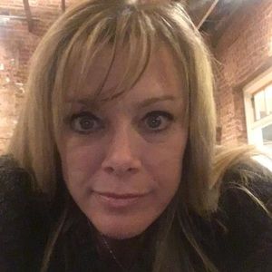 Meet your Posher, Laurie